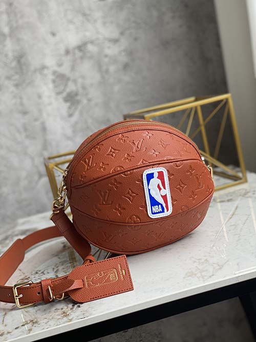 LVxNBA SEASON匠心呈獻(xiàn)Ball in Basket手袋M57974籃球